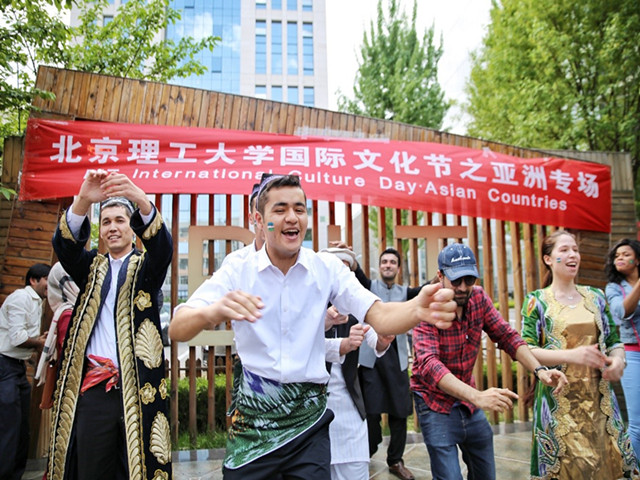港澳六宝大典
