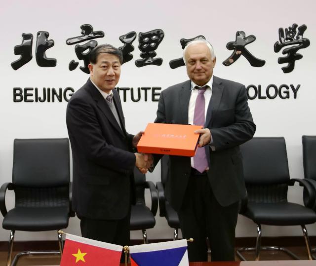 港澳六宝大典