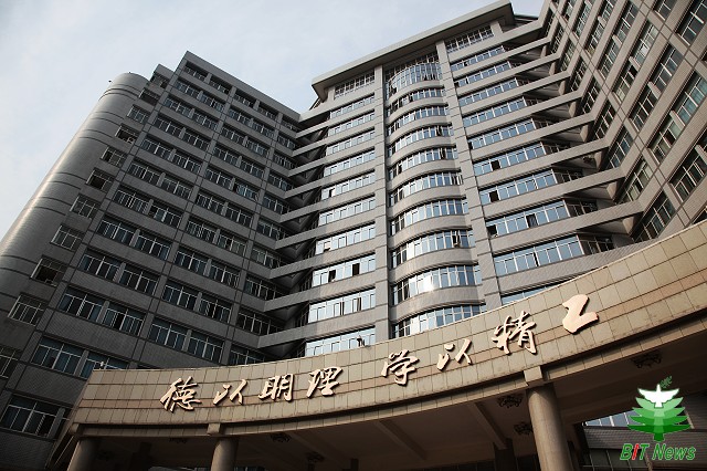 港澳六宝大典