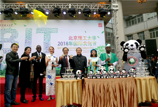 港澳六宝大典