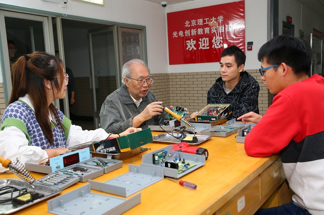 港澳六宝大典